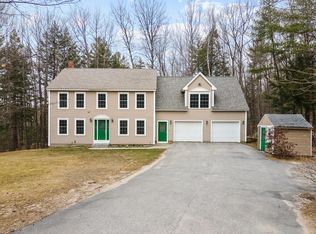 16 Molly Ln, Sebago, ME 04029