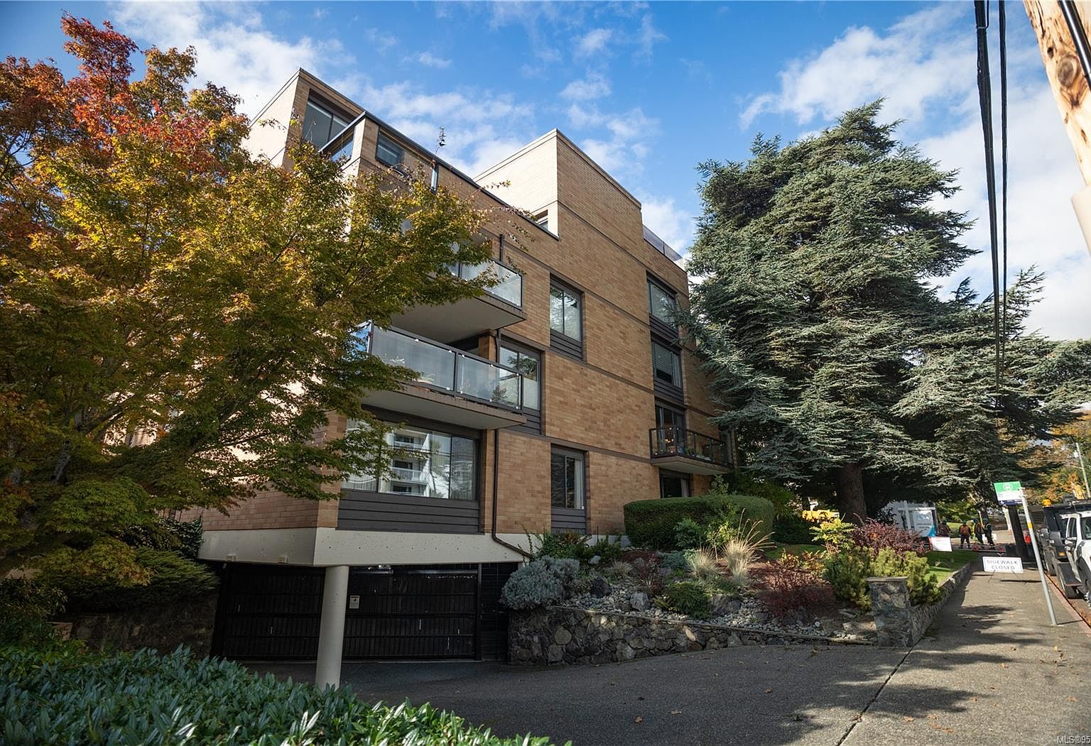 1280 Newport Ave 101, Oak Bay, BC V8S 5E7 MLS 952785 Zillow