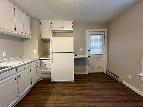 3rd image of 310 S Lake St