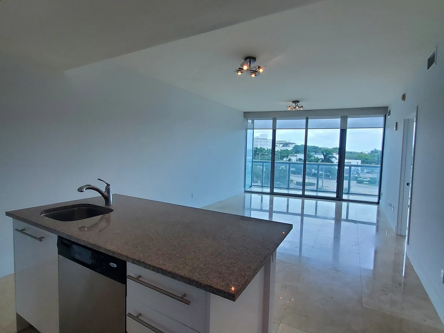 1 bed, 1.5 bath, 845 sqft, $3,350 — Photo 2
