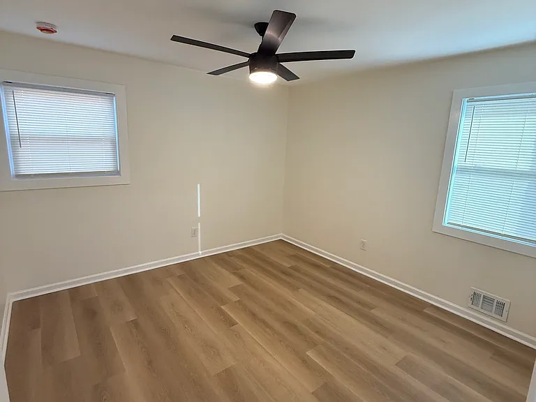 1743 Thomasville Dr SE — Photo 7