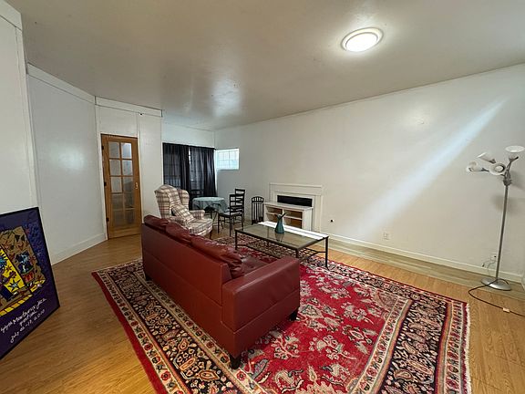 5th image of 4930 W Point Loma Blvd APT C