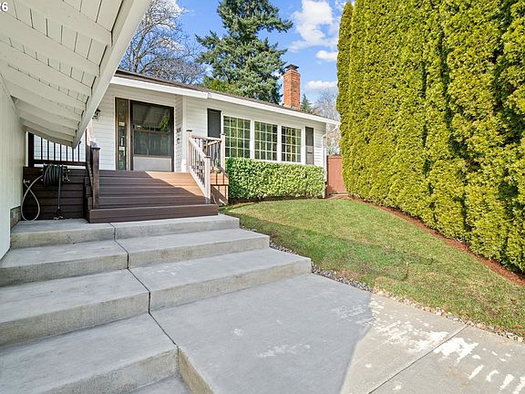 4th image of 11255 SW Viewmount Ct