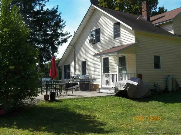 136 Fosler Rd, Highland, NY 12528