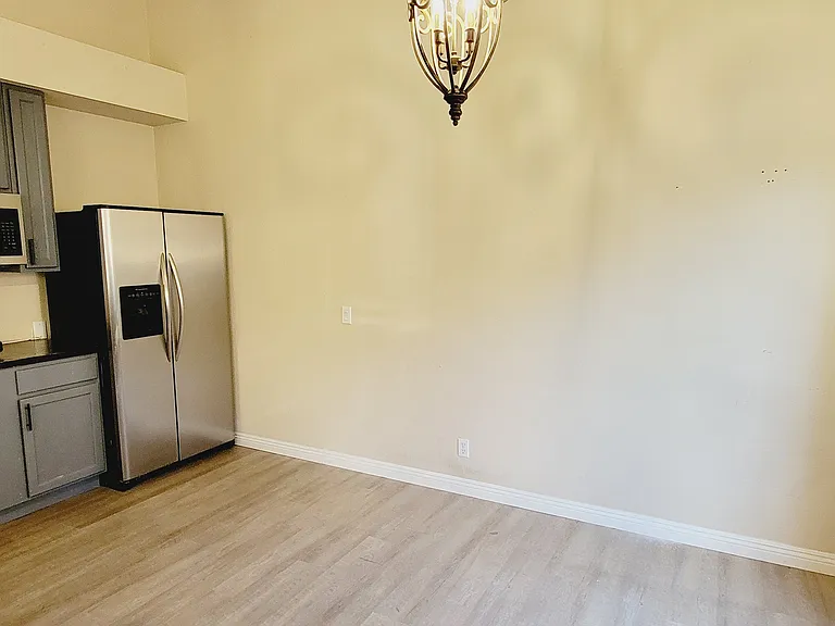 Shoreline Dr — Photo 9