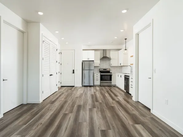 Plaza Riviera, 835 E Canon Perdido St #204, Santa Barbara, CA 93103