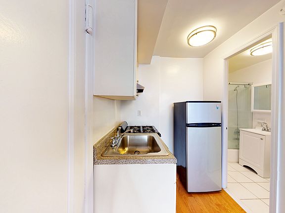 3rd image of 257 E 61st St APT 2C