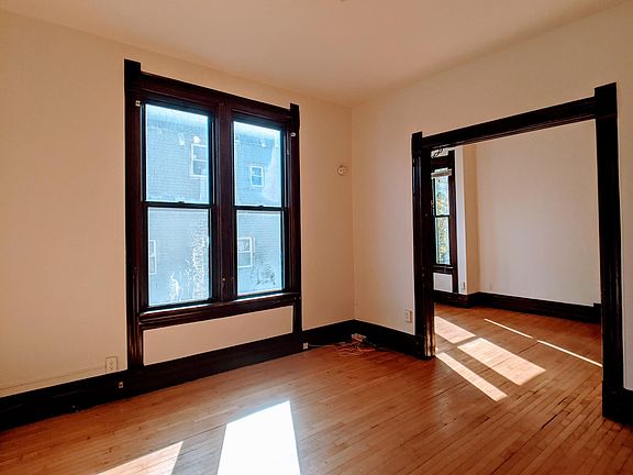 5th image of 1937 N Whipple St #2