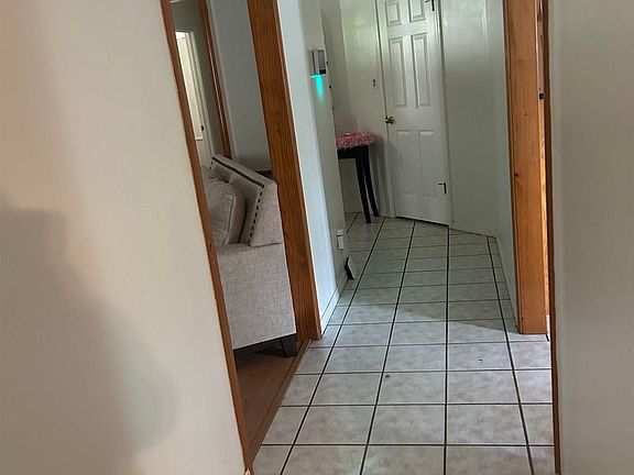 4th image of 1734 Sutherland Dr