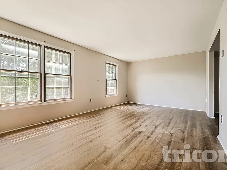 1103 Riverboat Ct — Photo 5