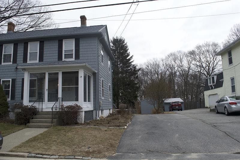 1st image of 14 Woodland Ct