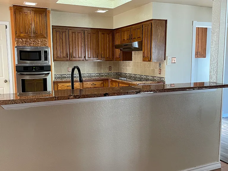 3714 Woodside Dr — Photo 5