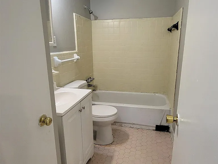 4697 Grecco Dr — Photo 10