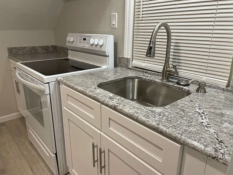 583 Mount Read Blvd #UP — Photo 2