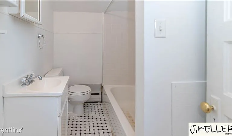 914 Woodlawn Ave — Photo 36