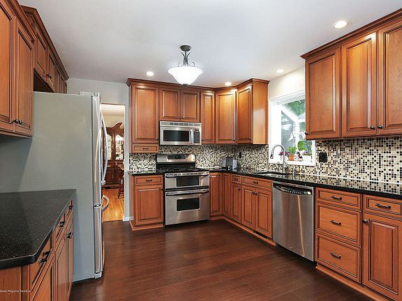 5th image of 216 Quail Ln S