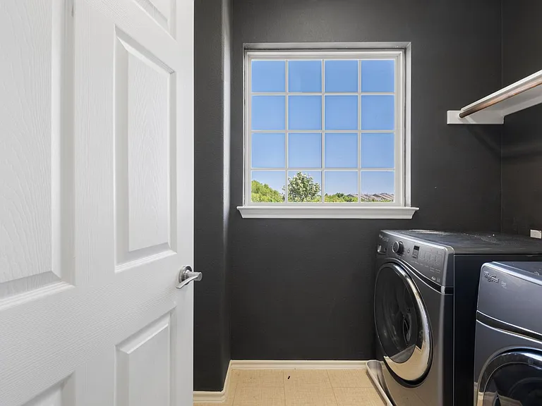 2105 Town Centre Dr #5 — Photo 12