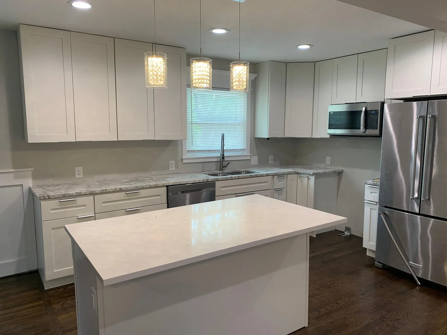 4 bed, 1900 sqft, $2,300 — Photo 2