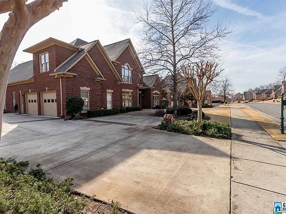 3rd image of 5235 Lake Crest Cir
