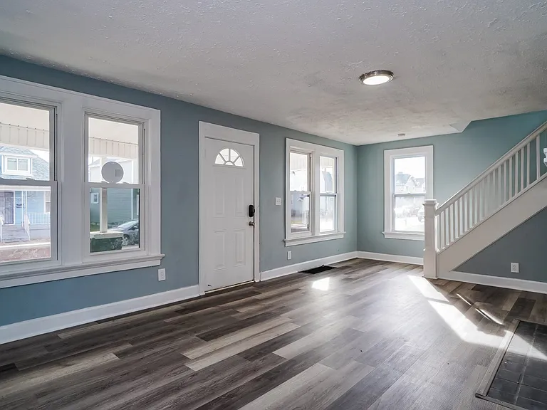 497513_019_living_room_13559126.jpg