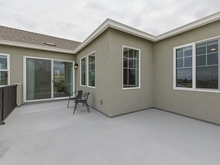 4065 Maddy Ave — Photo 33