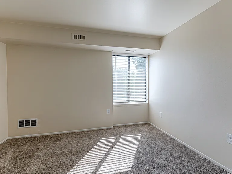 Regency Place Apartments — Photo 41