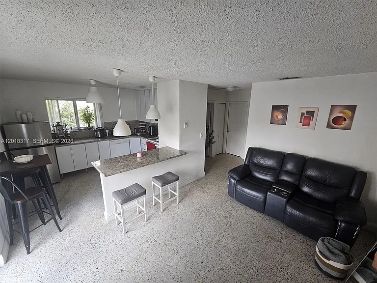 1241 NW 6th St #6 — Photo 3