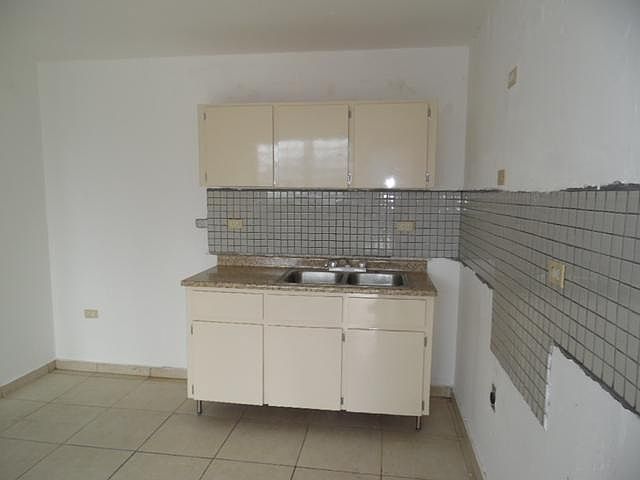 2nd image of 4O6 Calle 214