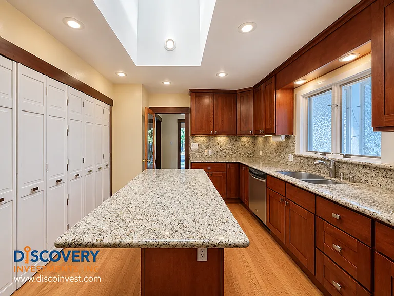 327 San Carlos Ave — Photo 9
