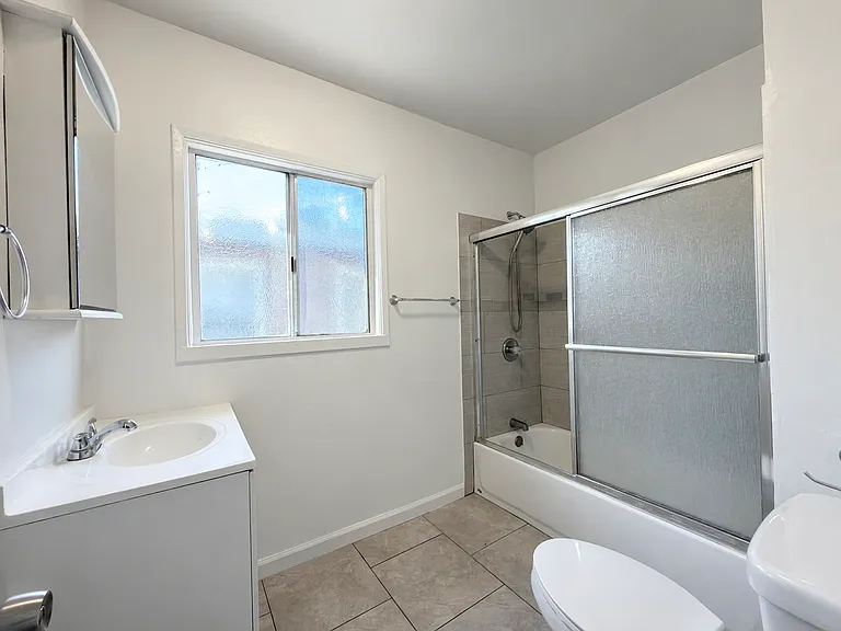 746 Daisy Ave #1 — Photo 11
