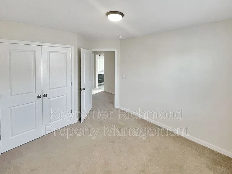 406 Bridge Creek Ct — Photo 17