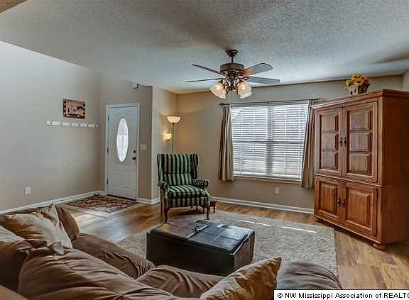 3rd image of 7398 Hunters Horn Dr