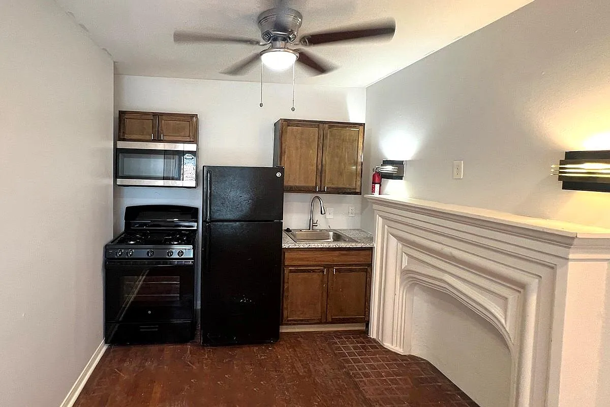 1 bed, 1.0 bath, 2280 sqft, $1,100 — Photo 3