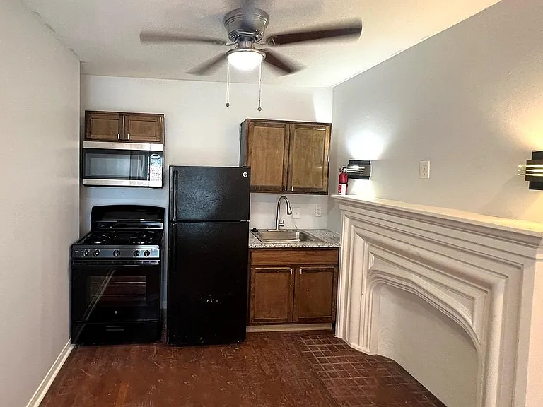 2616 Rosedale St — Photo 3