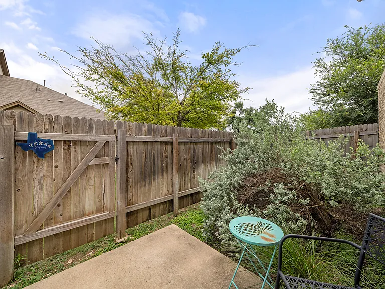 2214 S Lakeline Blvd — Photo 29
