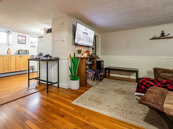 5th image of 530-532 Medford St