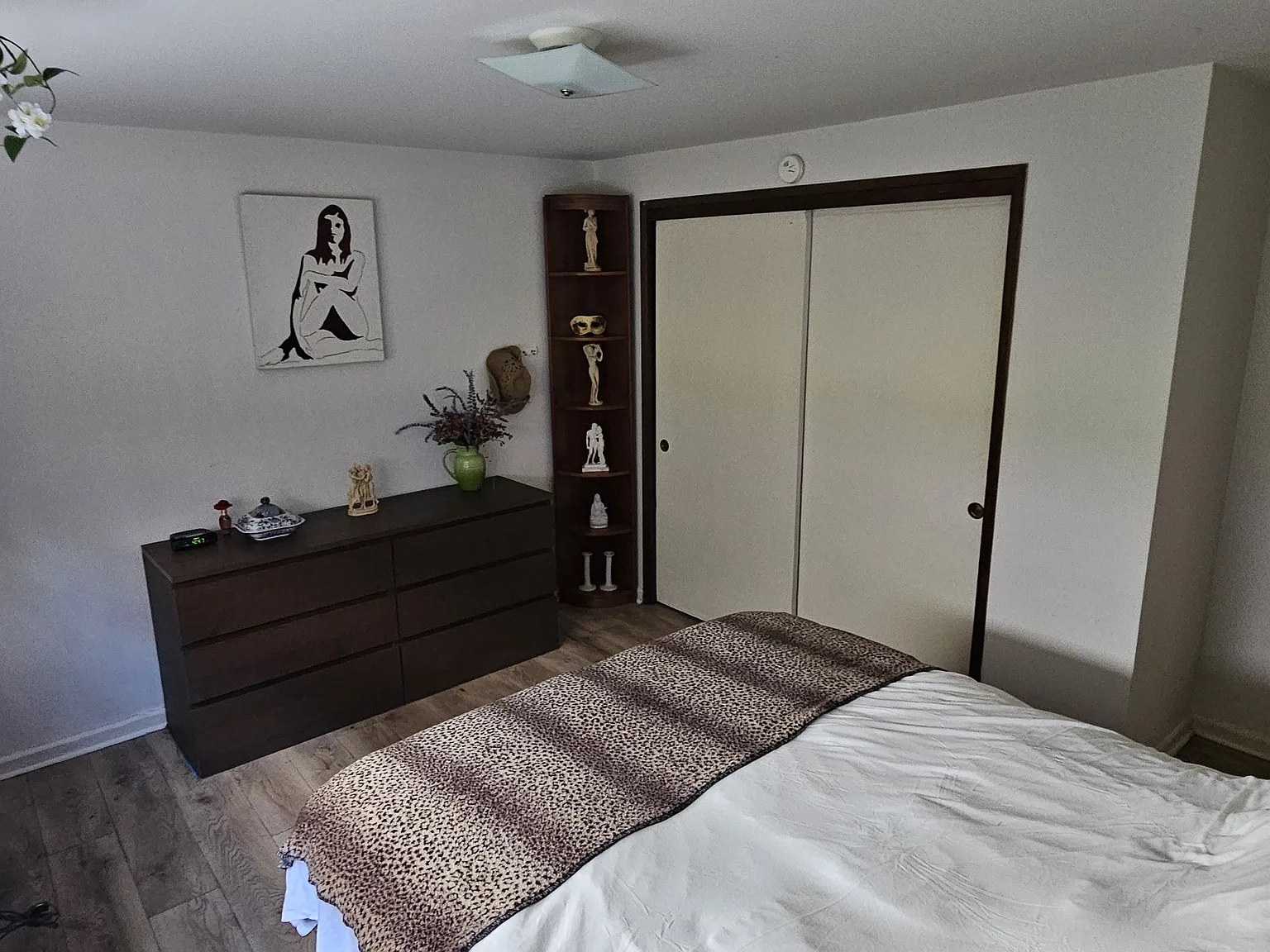 2 bed, 800 sqft, $2,350 — Photo 4