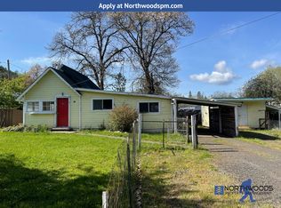 35 Maple St, Shady Cove, OR 97539