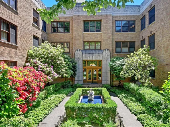 519 W Roy Street #109, Seattle, WA 98119