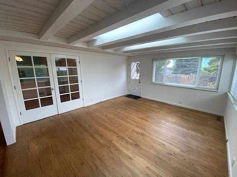 920 Crest Ave — Photo 8