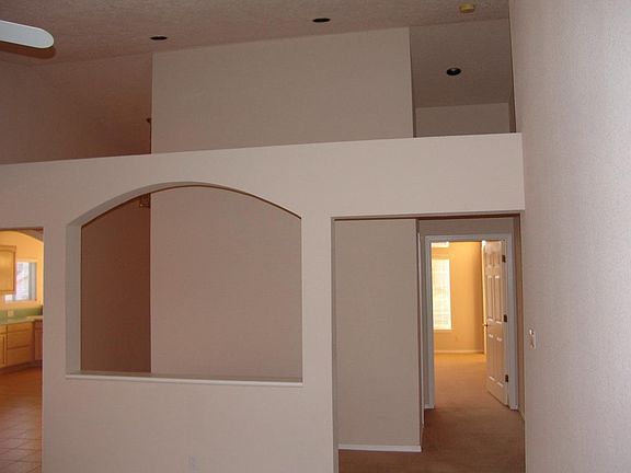 3rd image of 1424 White Rock Pl NE