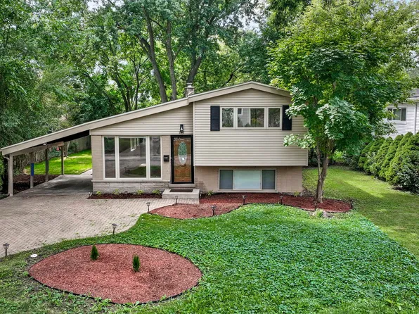 840 Fair Ln, Northbrook, IL 60062