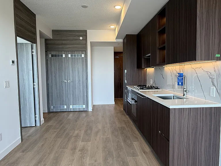 18 Esther Shiner Blvd #1208 — Photo 4