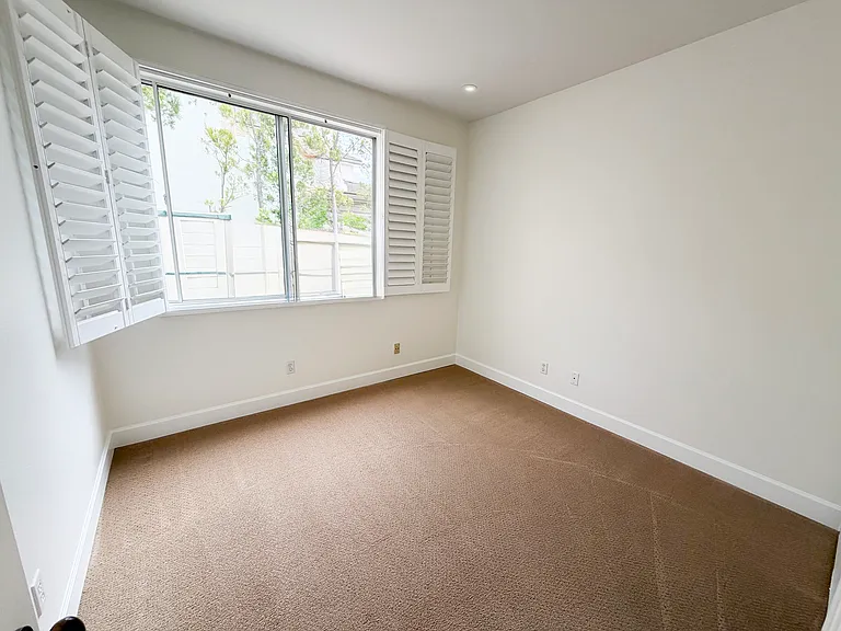 15 Field Point — Photo 8