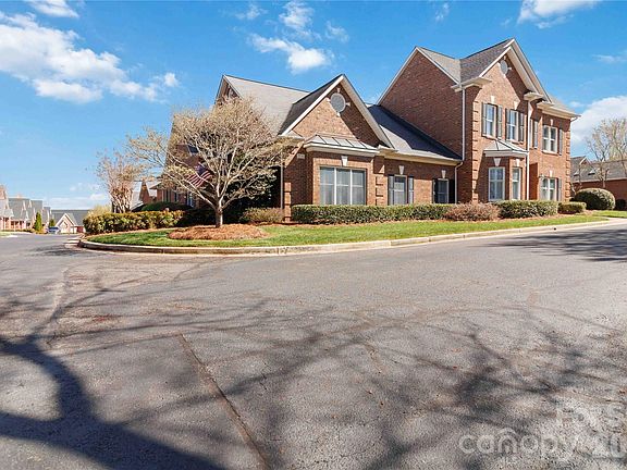 2nd image of 700 Warrington Pl