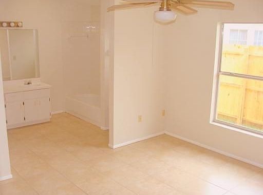 5th image of 4433 Goldenrain Ct