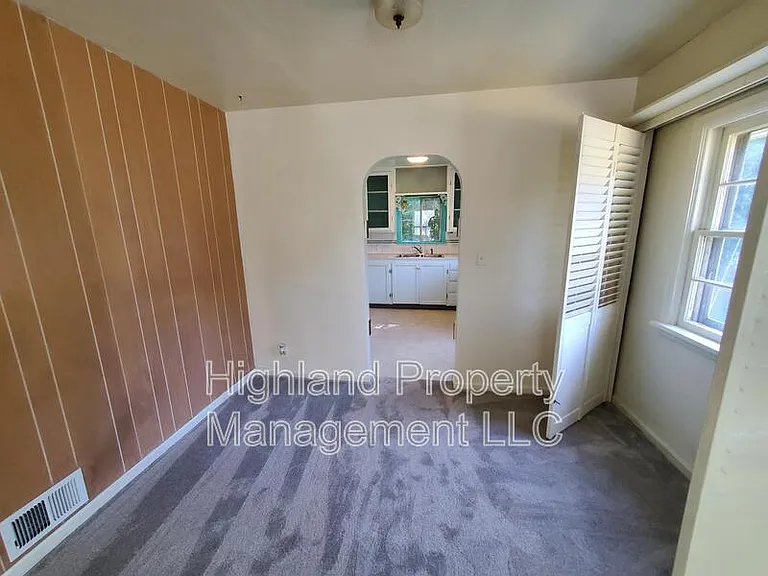 152 SE Water St #A — Photo 4