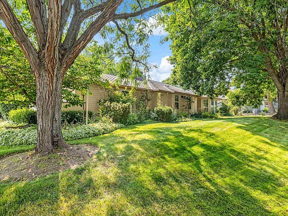 5th image of 3011 E Rivernest Dr