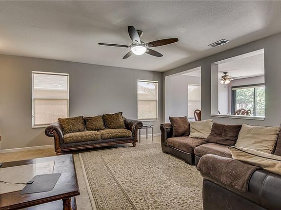 4th image of 1004 Piedmont Dr