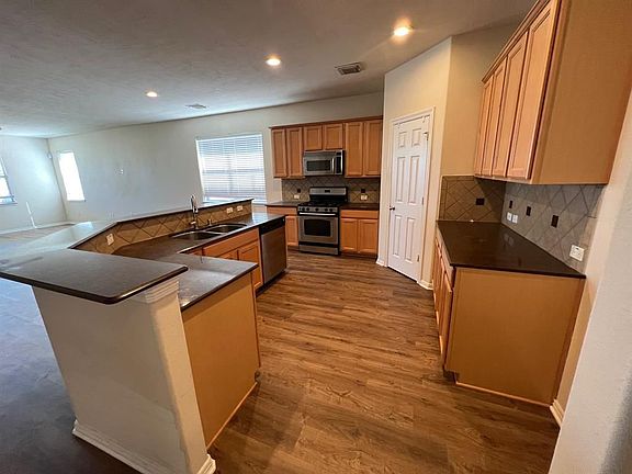 5th image of 8722 Auburn Glen Ln